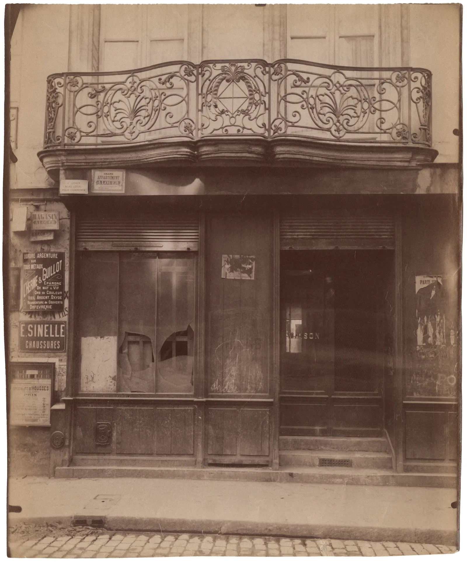 Eugène Atget, “Balcon, 5 rue Grenier-Saint-Lazare, Paris” (1908-09)